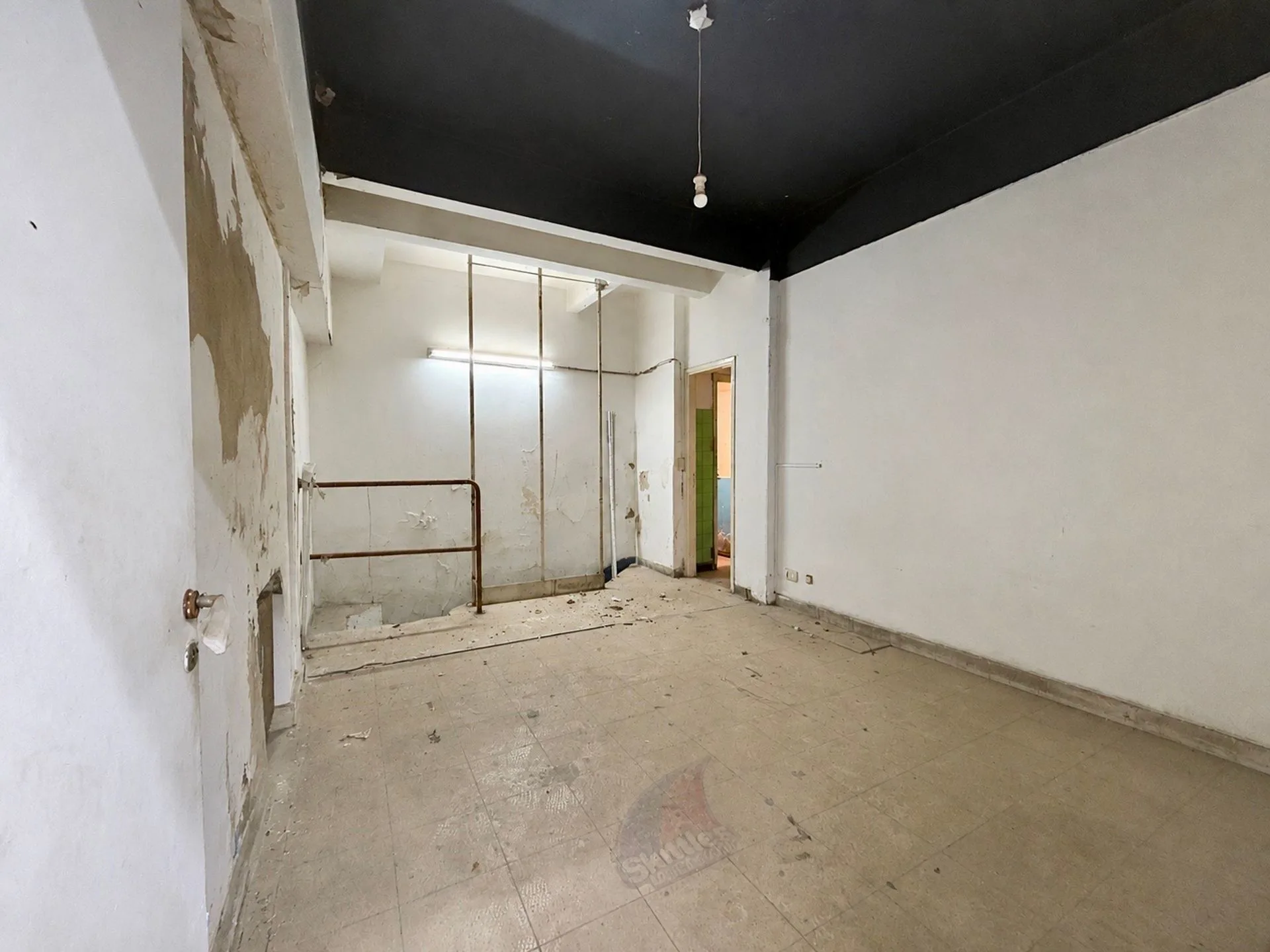 VENTA LOCAL COMERCIAL A LA CALLE MAIPU MICROCENTRO foto 3