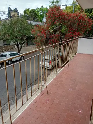 DEPARTAMENTO DE 4 AMBIENTES CON BALCON Y PATIO CUBIERTO EN FLORESTA foto 5