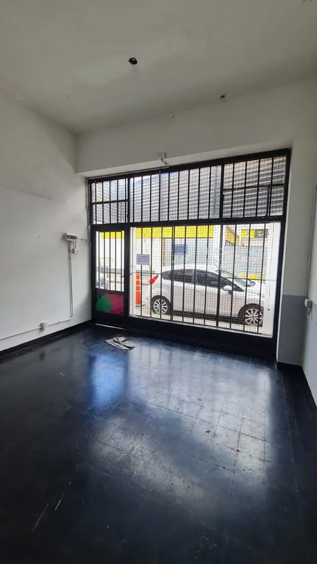 local comercial en Haedo a metros de Av. Rivadavia (curva de Haedo)