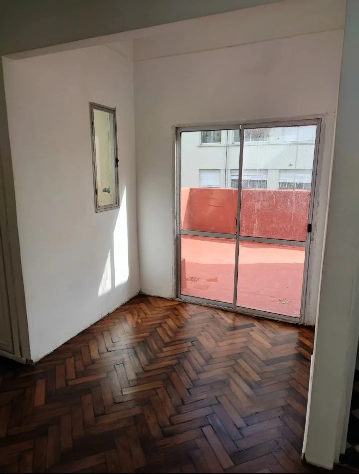 Se vende un departarmento de 3 ambientes, luminoso con balcón aterrazado APTO CREDITO - Congreso foto 3