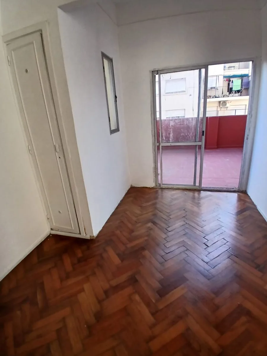 Se vende un departarmento de 3 ambientes, luminoso con balcón aterrazado APTO CREDITO - Congreso foto 4