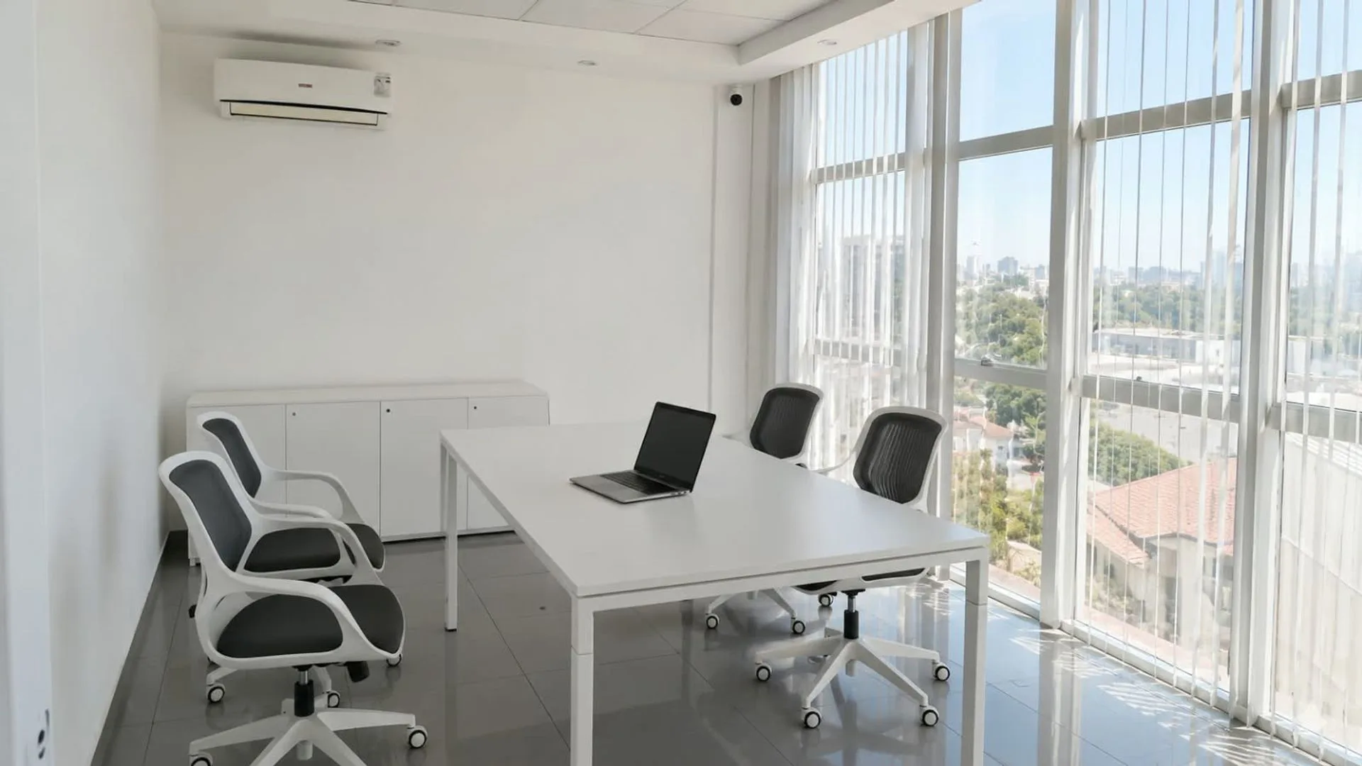 ALQUILER OFICINAS USOS MÚLTIPLES CIRCUNV. AEROPUER foto 5