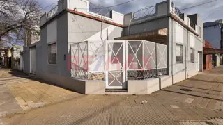 Casa 4 ambientes con PILETA y PARRILLA. APTO CRED. foto 3