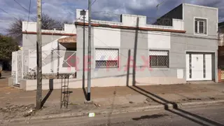 Casa 4 ambientes con PILETA y PARRILLA. APTO CRED. foto 4