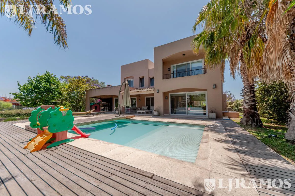 Casa al río, en alquiler en  El Yacht  - Nordelta foto 4