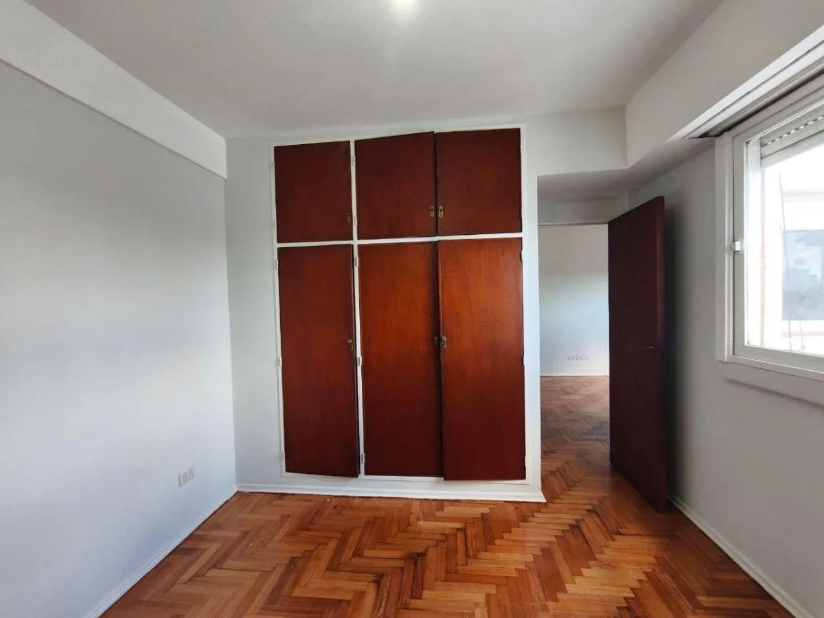 Departamento en Alquiler de 2 Ambientes con Patio en Villa General Mitre foto 2