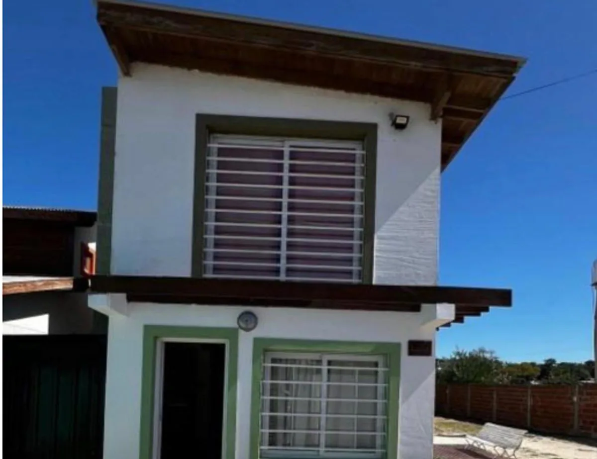 CASA EN VENTA EN VILLA GESELL, GAS NATURAL foto 2