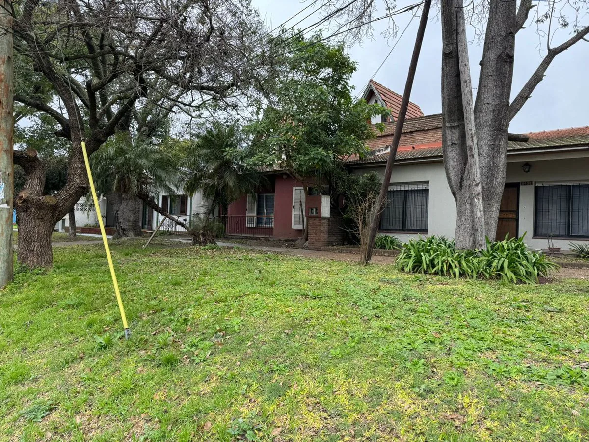 Venta casa 4 amb Pileta, quincho cochera Don Bosco foto 5