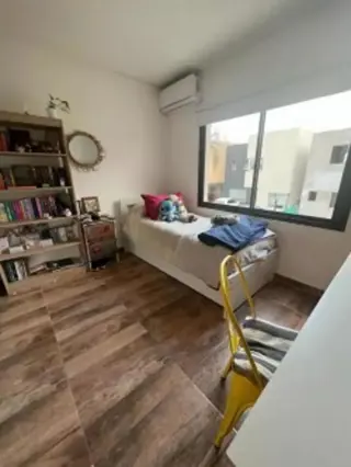 VENTA CASA 4 AMBIENTES CON PARQUE Y PILETA foto 3