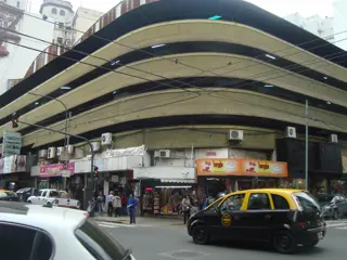 Caba: cochera sobre juan d peron al 2700 esq castelli foto 4