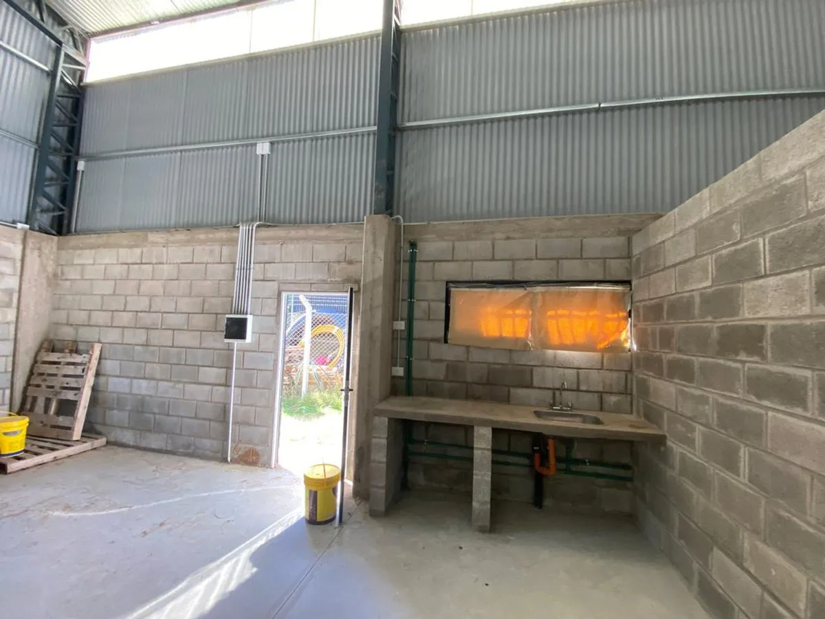 VENTA GALPON ZONA COMERCIAL/INDUSTRIAL OSTENDE foto 5