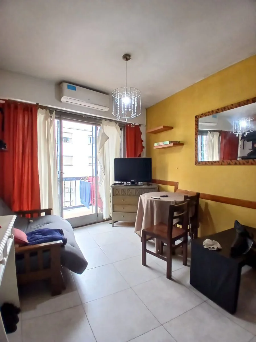 Se vende un hermoso departamento monoambiente con balcón - Recoleta foto 2