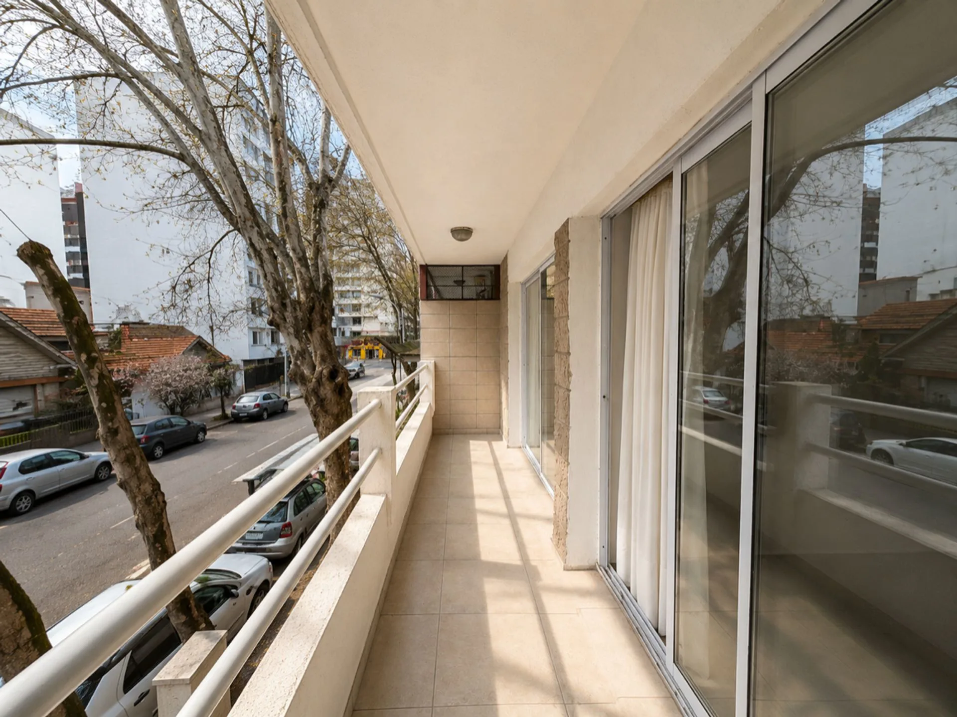Venta departamento 2 ambientes al frente la perla foto 3