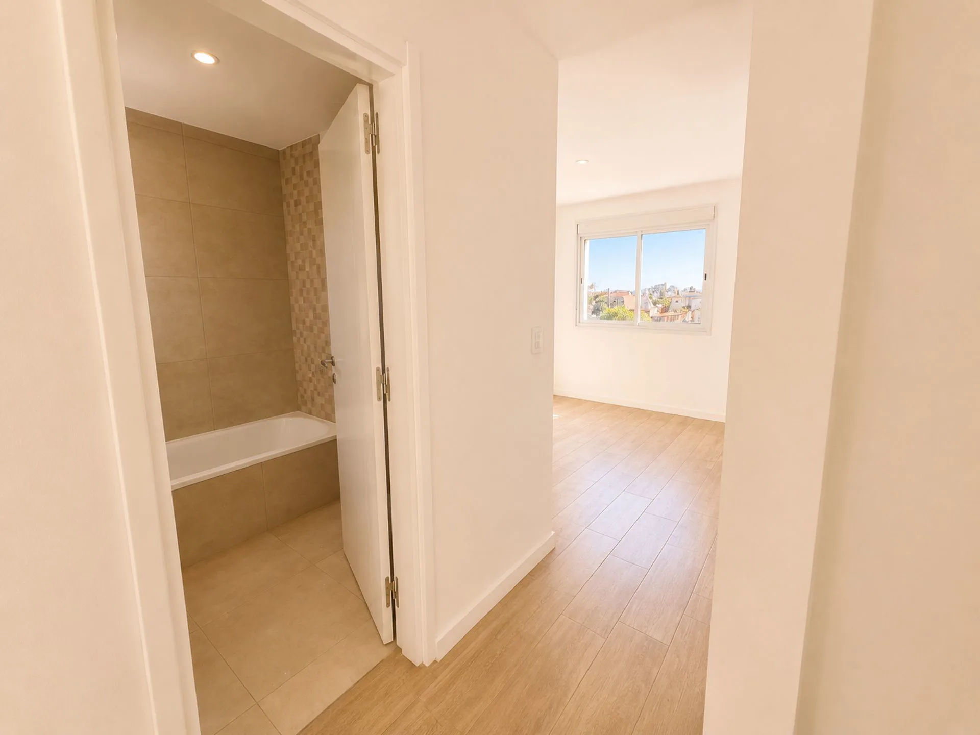 Venta semipiso de 2 ambientes al frente a estrenar foto 3