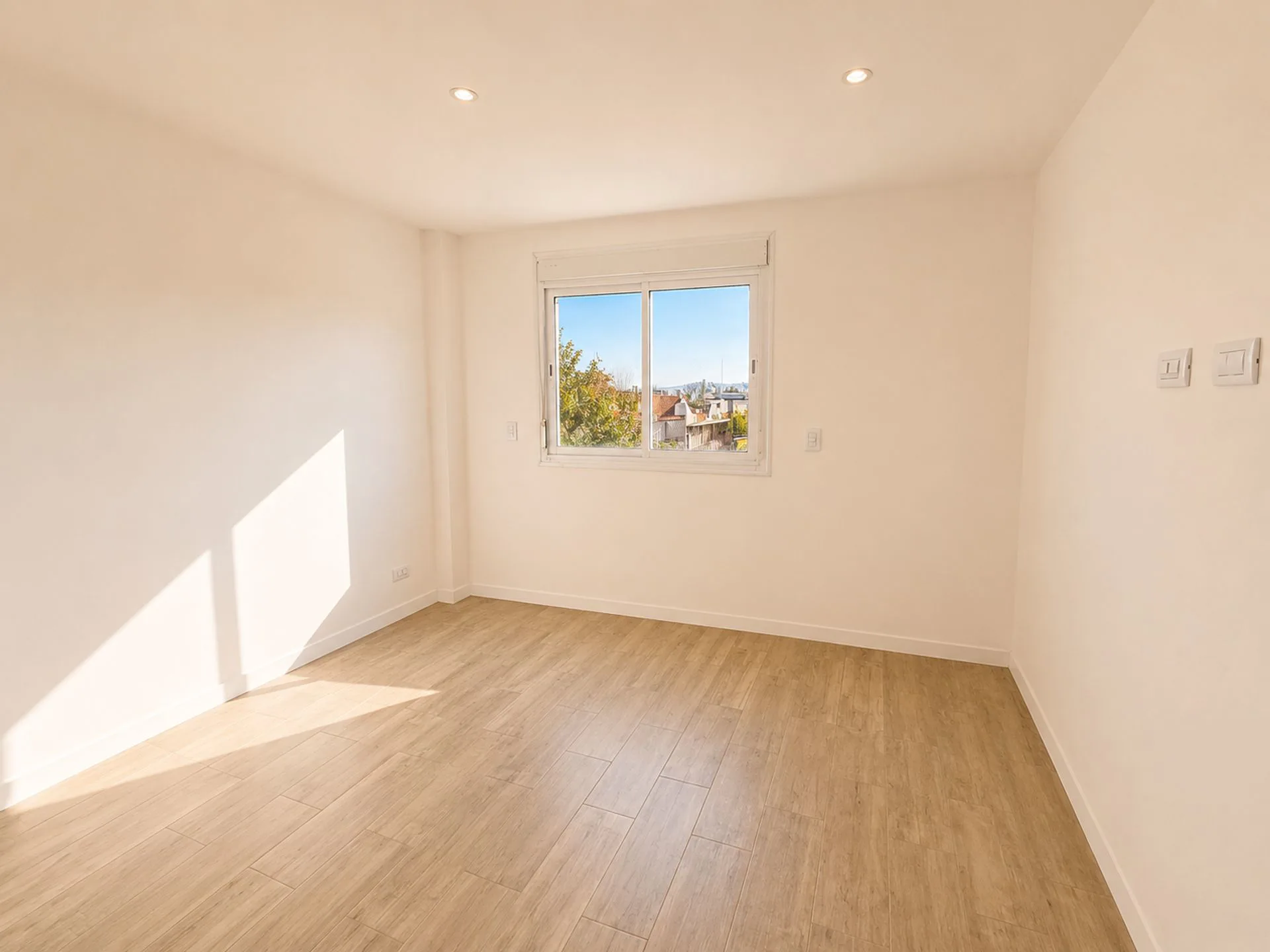 Venta semipiso de 2 ambientes al frente a estrenar foto 4