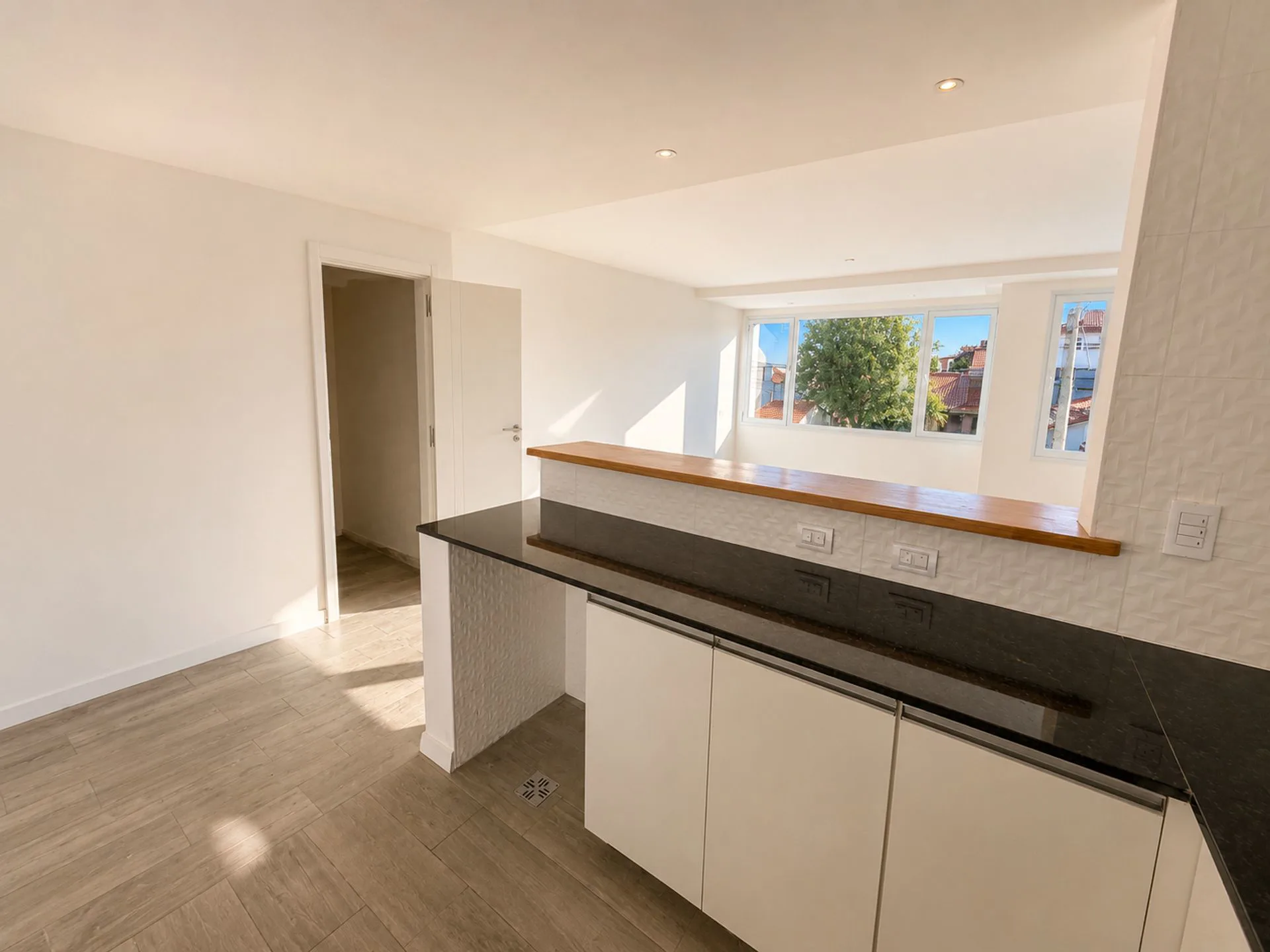 Venta semipiso de 2 ambientes al frente a estrenar foto 5