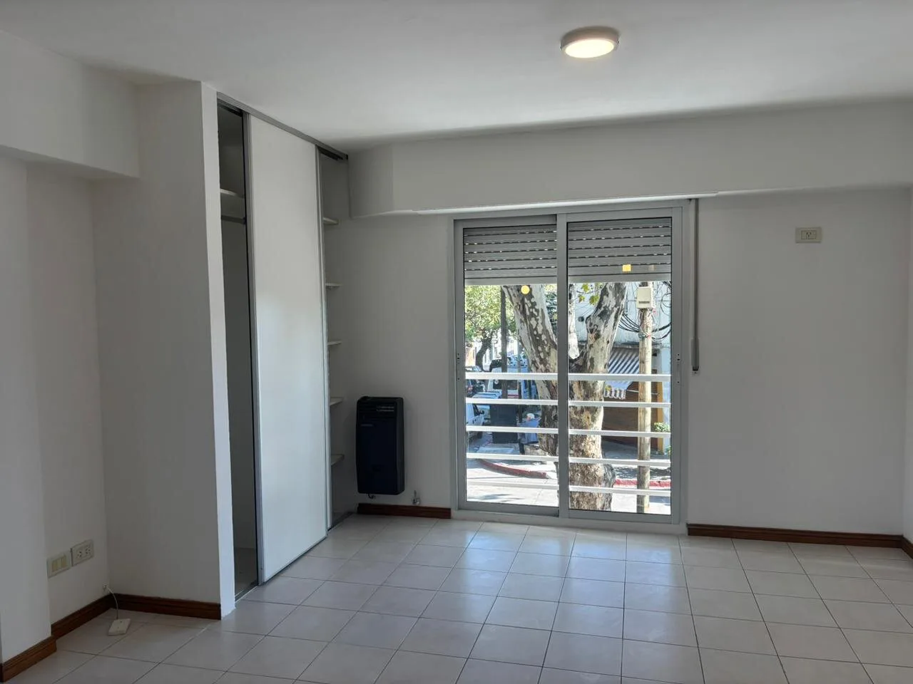 Monoambiente | Morón centro | a pocas cuadras de la estacíon foto 2
