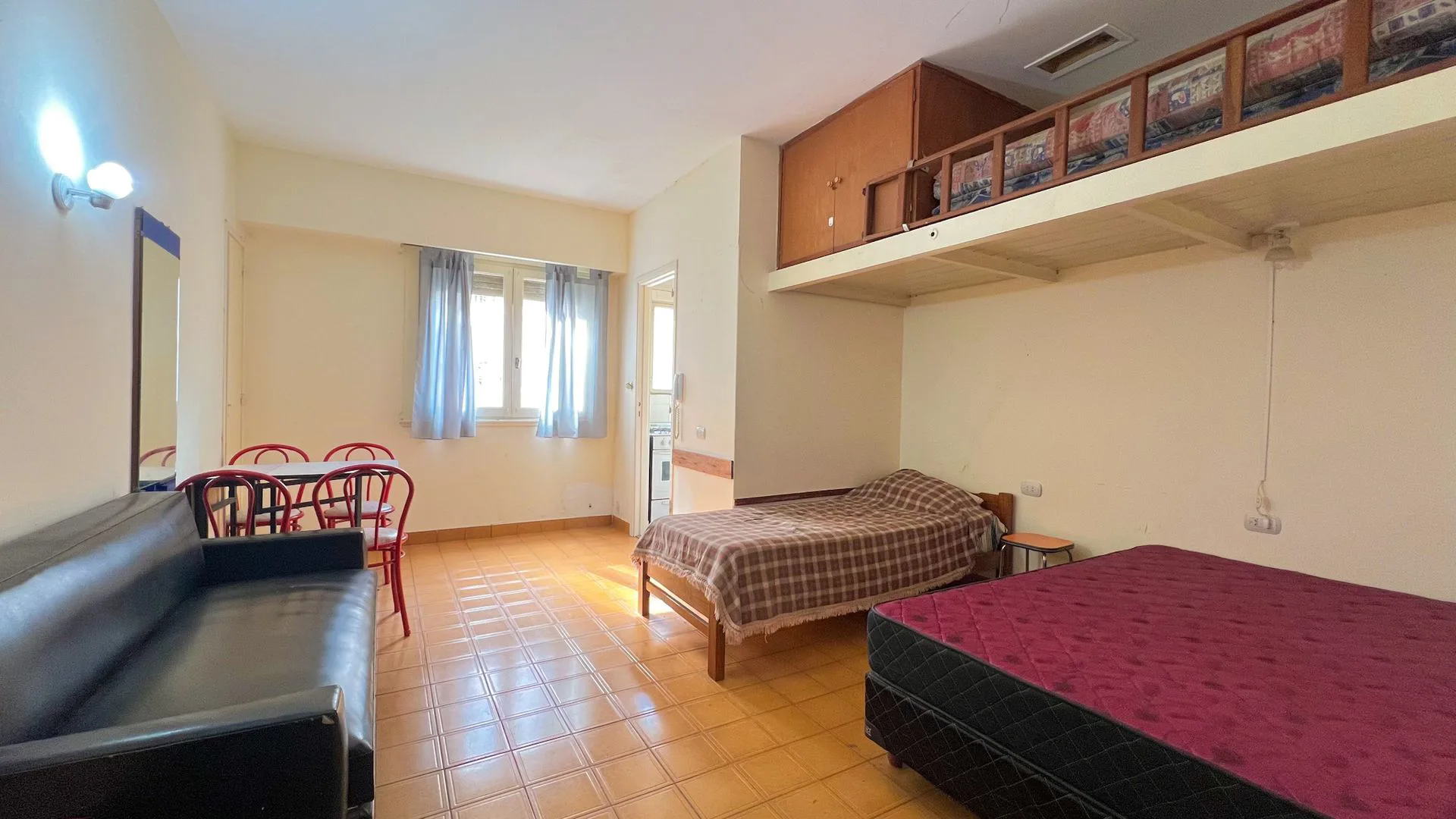 Venta dpto monoambiente zona Aldrey al frente