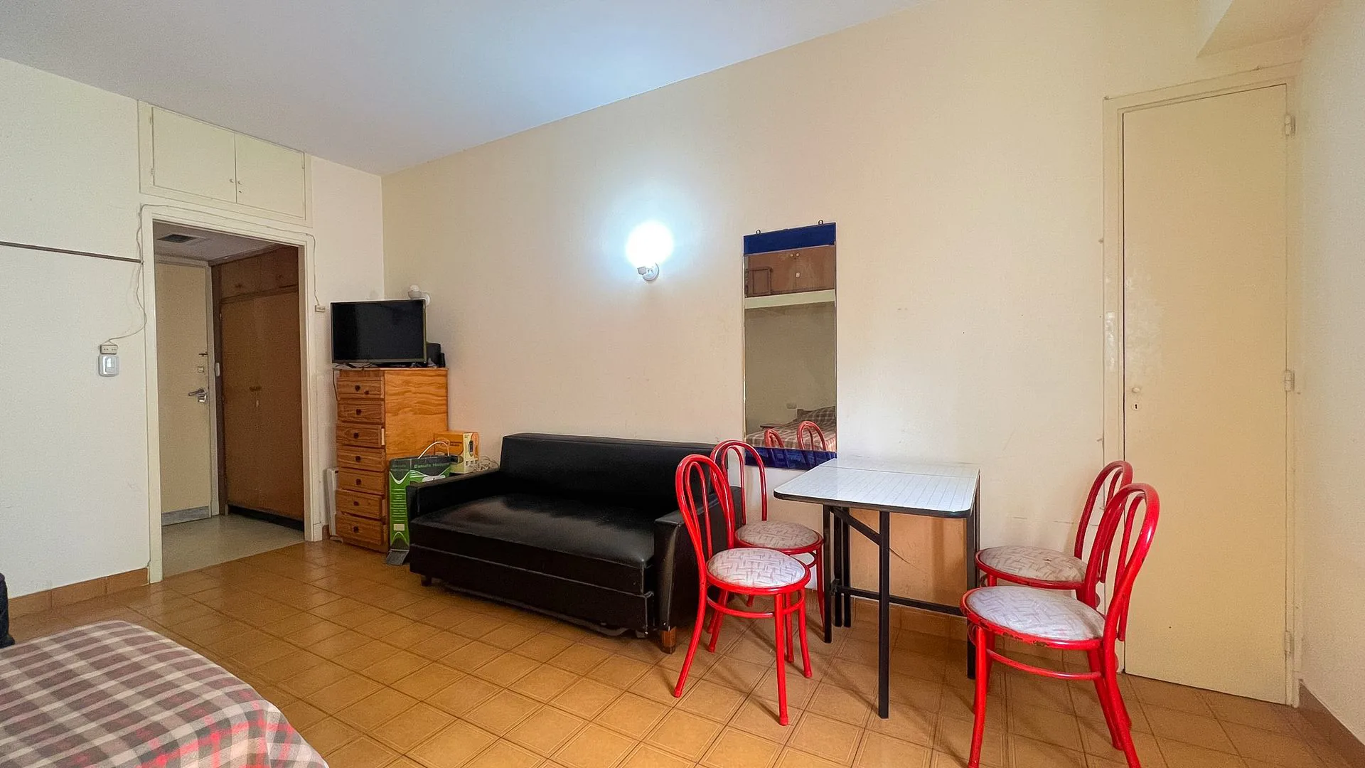 Venta dpto monoambiente zona Aldrey al frente foto 3