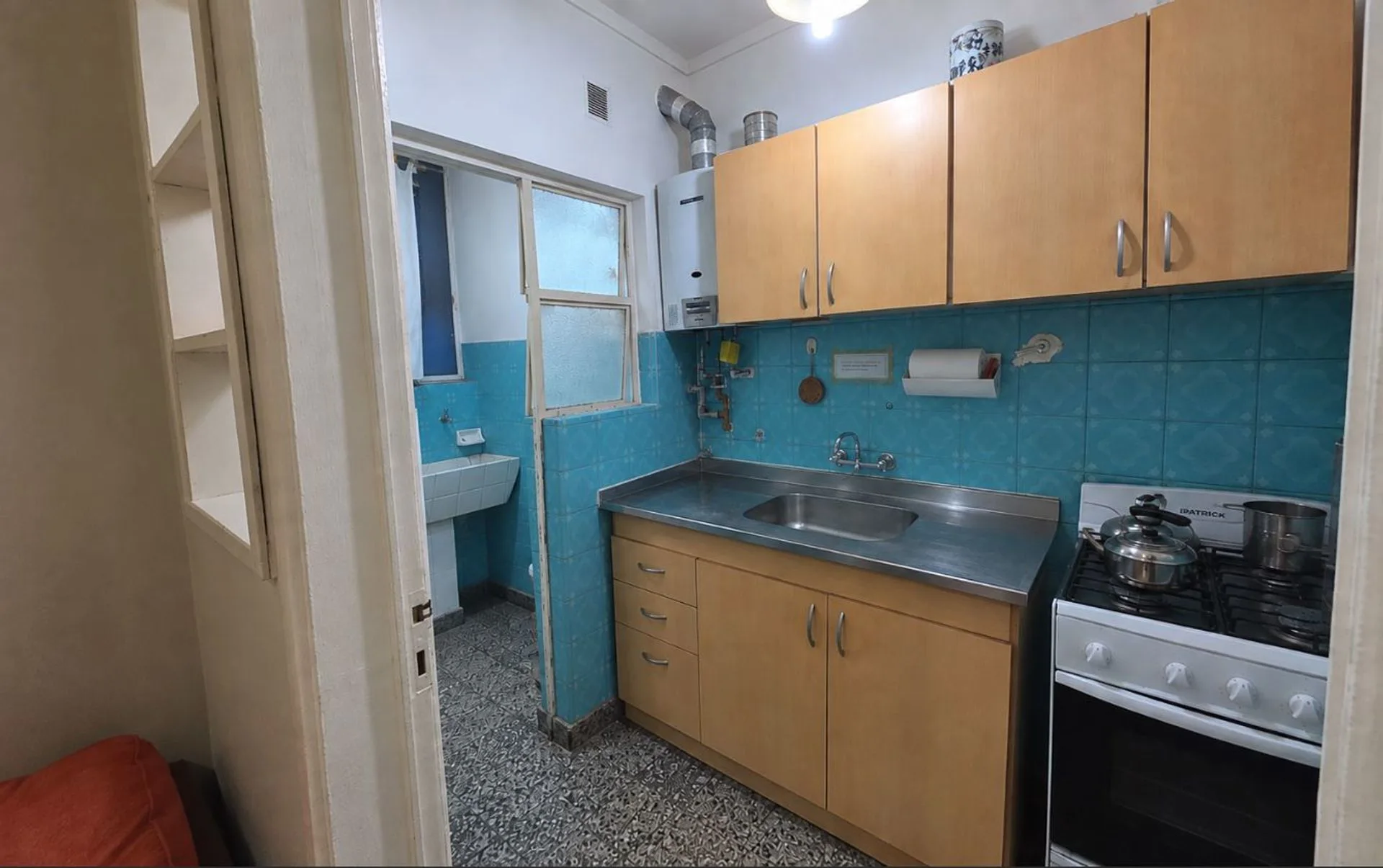 VENTA DEPTO 2 AMB PZA COLON COCHERA APTO CREDITO foto 3