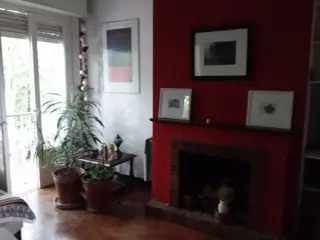 departamento con bellas y excelentes características constructivas en zona Plaza Plate foto 3