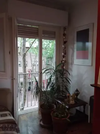 departamento con bellas y excelentes características constructivas en zona Plaza Plate foto 4