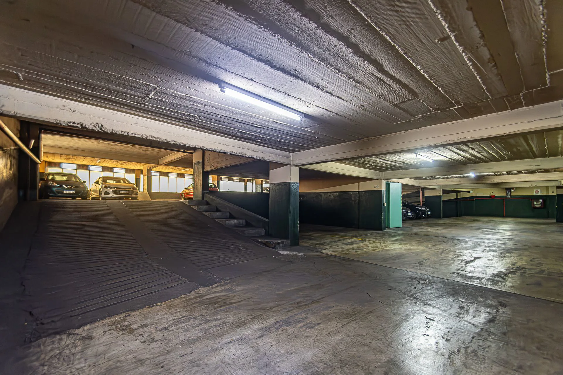 VENTA COCHERA ALMAGRO RAMPA ANCHA APTO CAMIONETAS foto 2