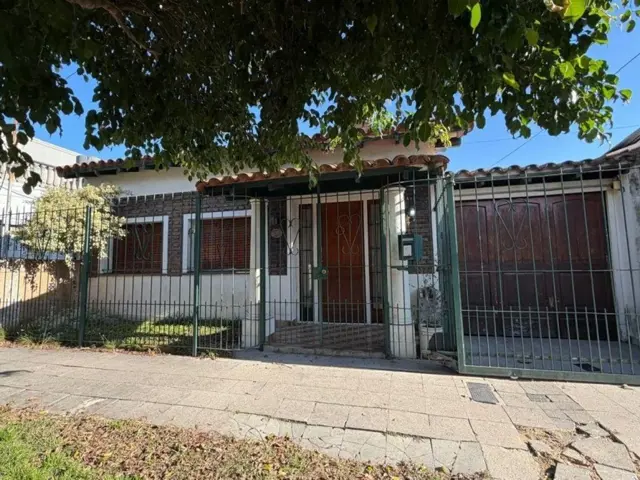 Apto Credito Chalet 4 Amb Jardín y Quincho en Temperley Este, Gba Sur - Zonaprop