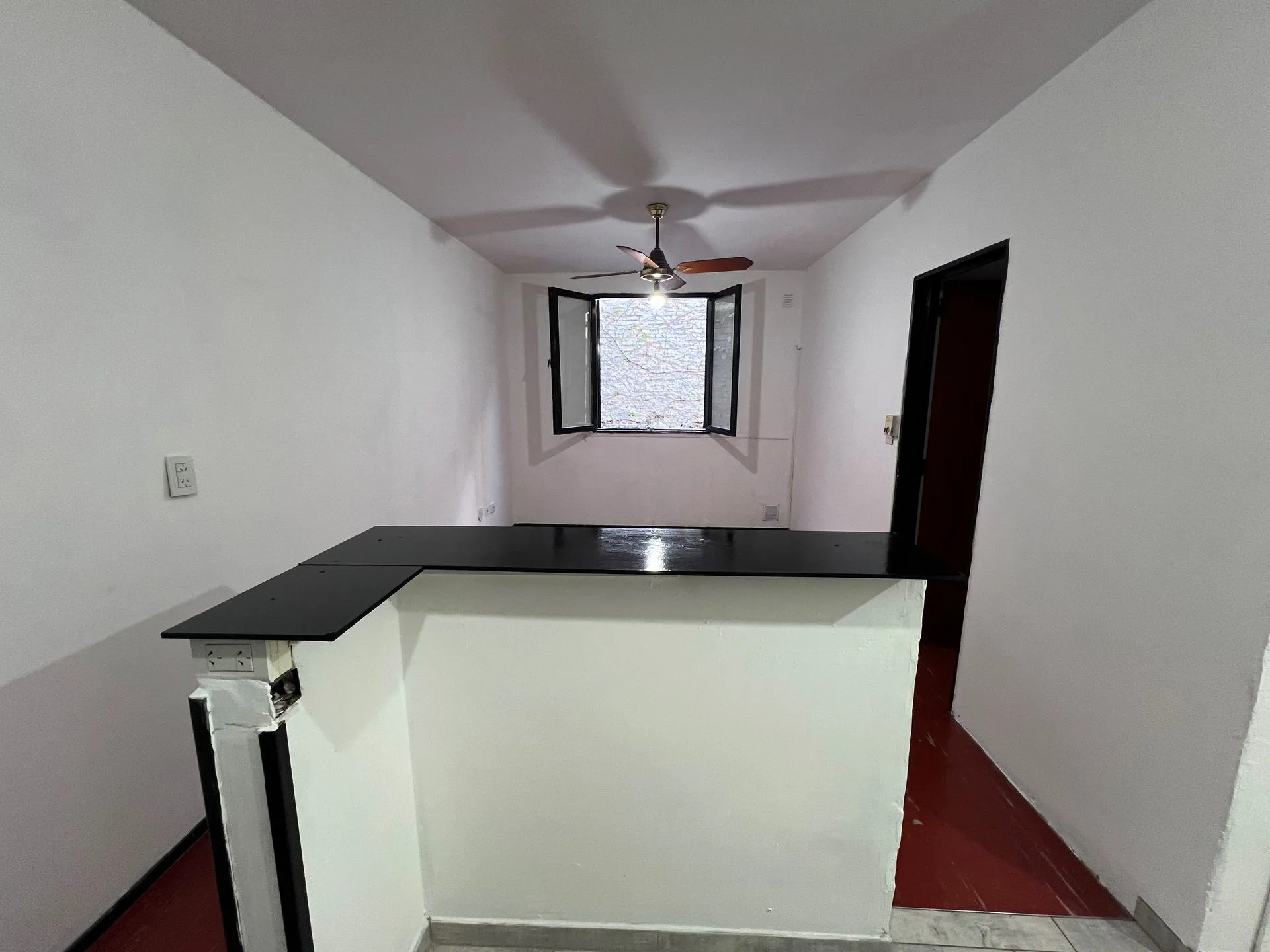 Departamento 2 dormitorio  a 1 cuadra del rio. foto 2