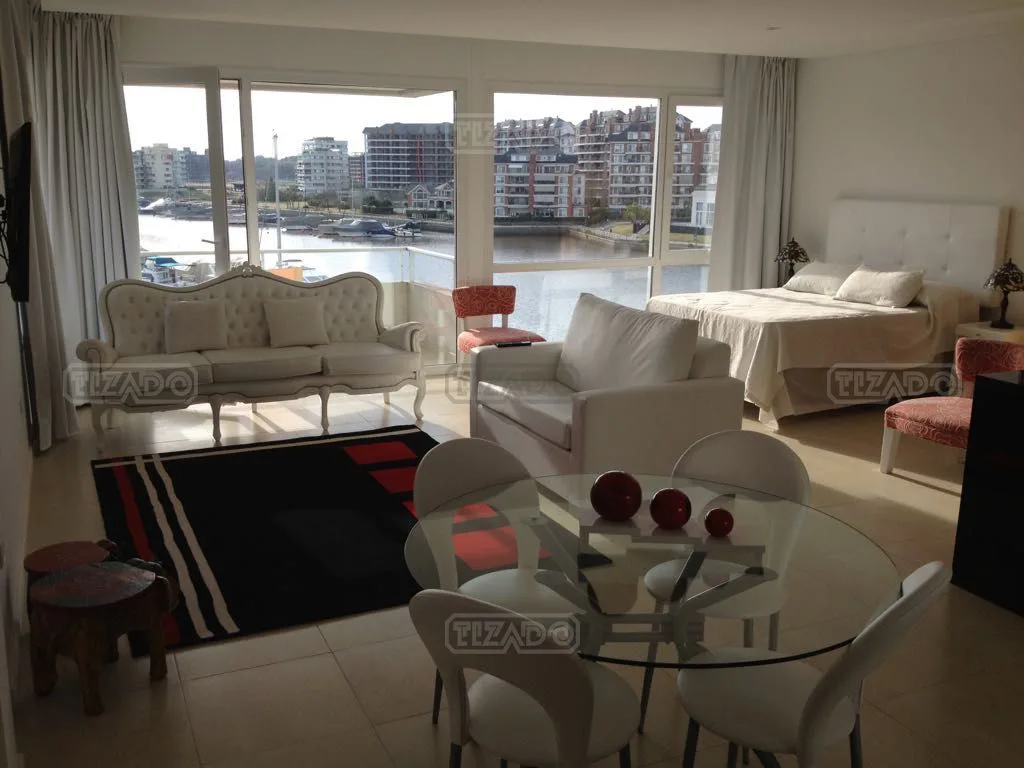 Wyndham Loft 300