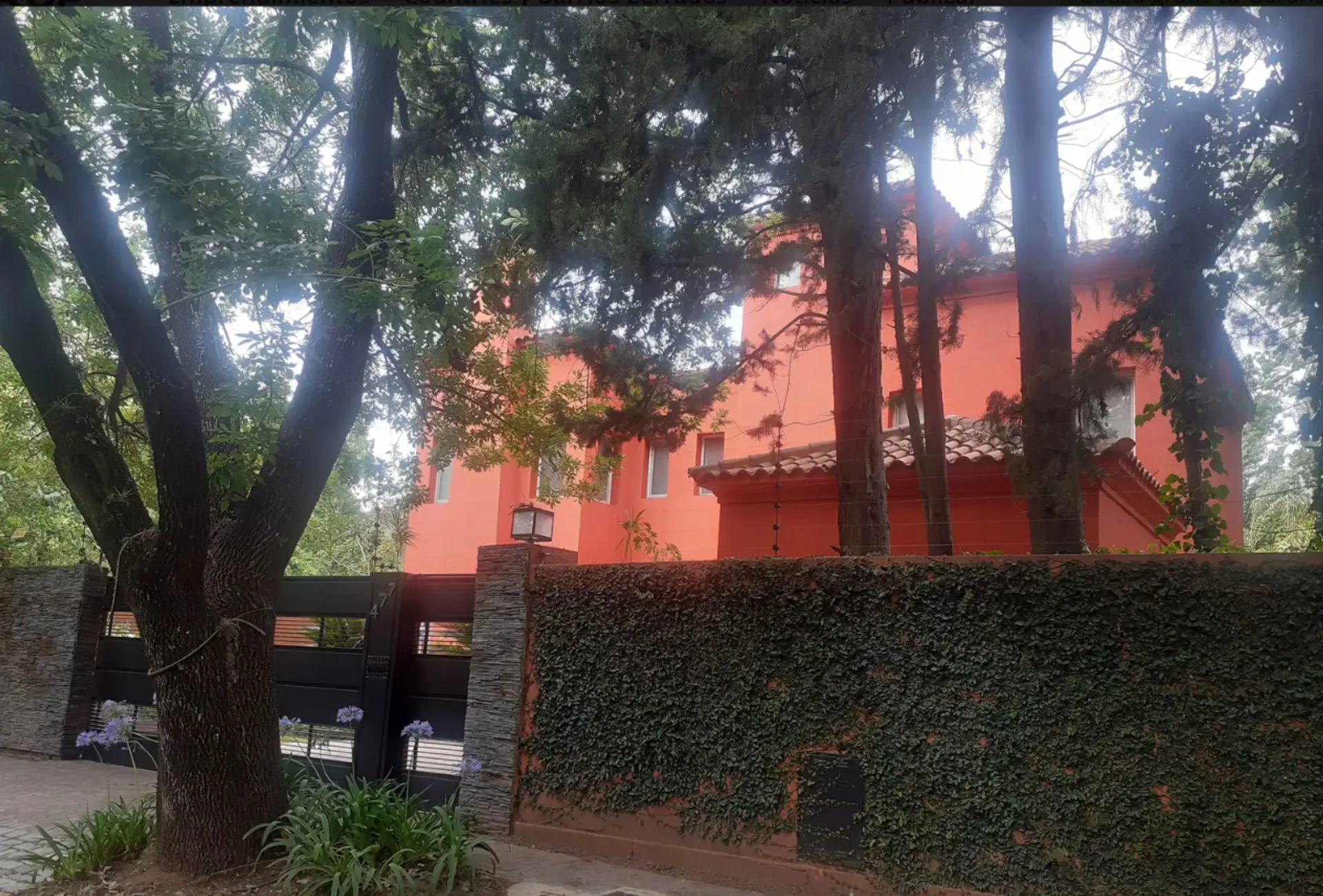 VENTA CASA DE 7 AMB.  CON COCHERA EN SAN ISIDRO foto 2