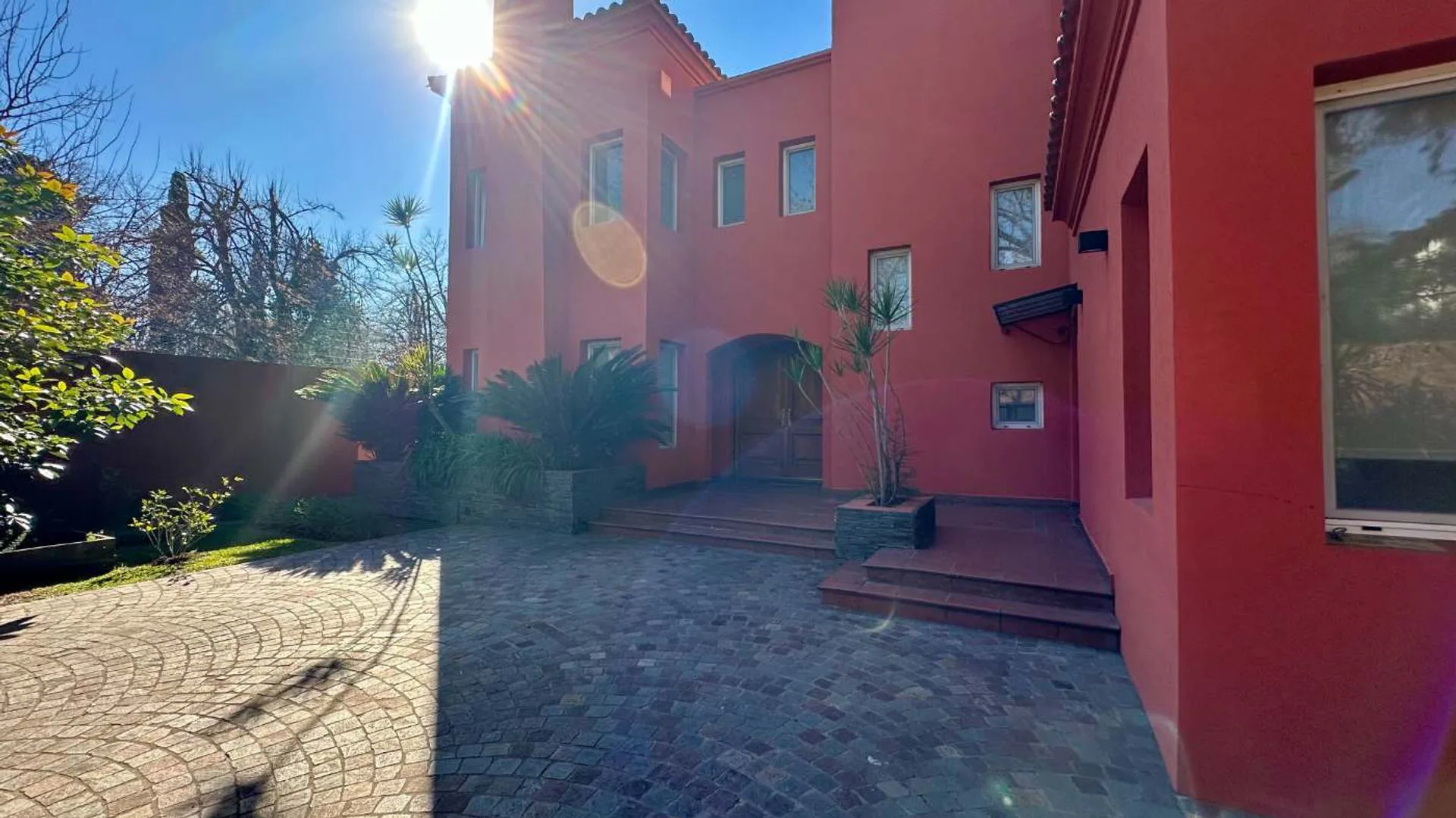 VENTA CASA DE 7 AMB.  CON COCHERA EN SAN ISIDRO foto 3