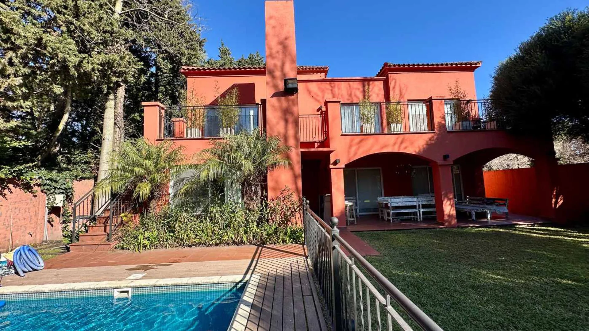 VENTA CASA DE 7 AMB.  CON COCHERA EN SAN ISIDRO foto 4