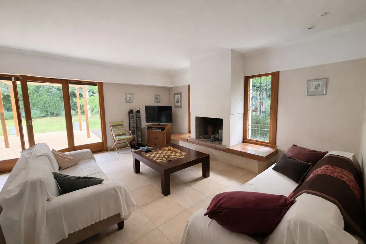 VENTA CASA 4 AMBIENTES PILETA PARRILLA GROSELLAR foto 3