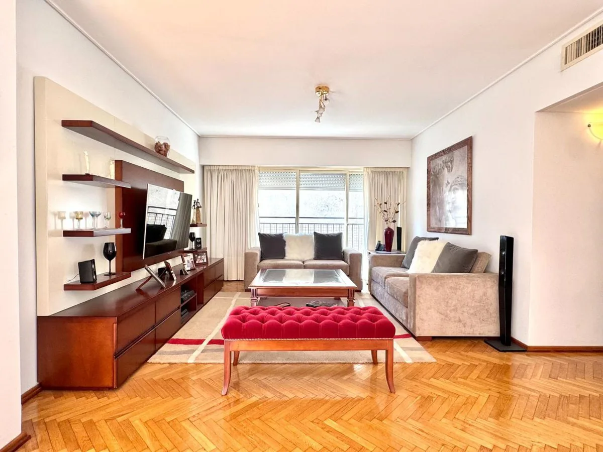 Venta dpto 4 Amb /dep Balcón y 2 Cocheras Fijas foto 3