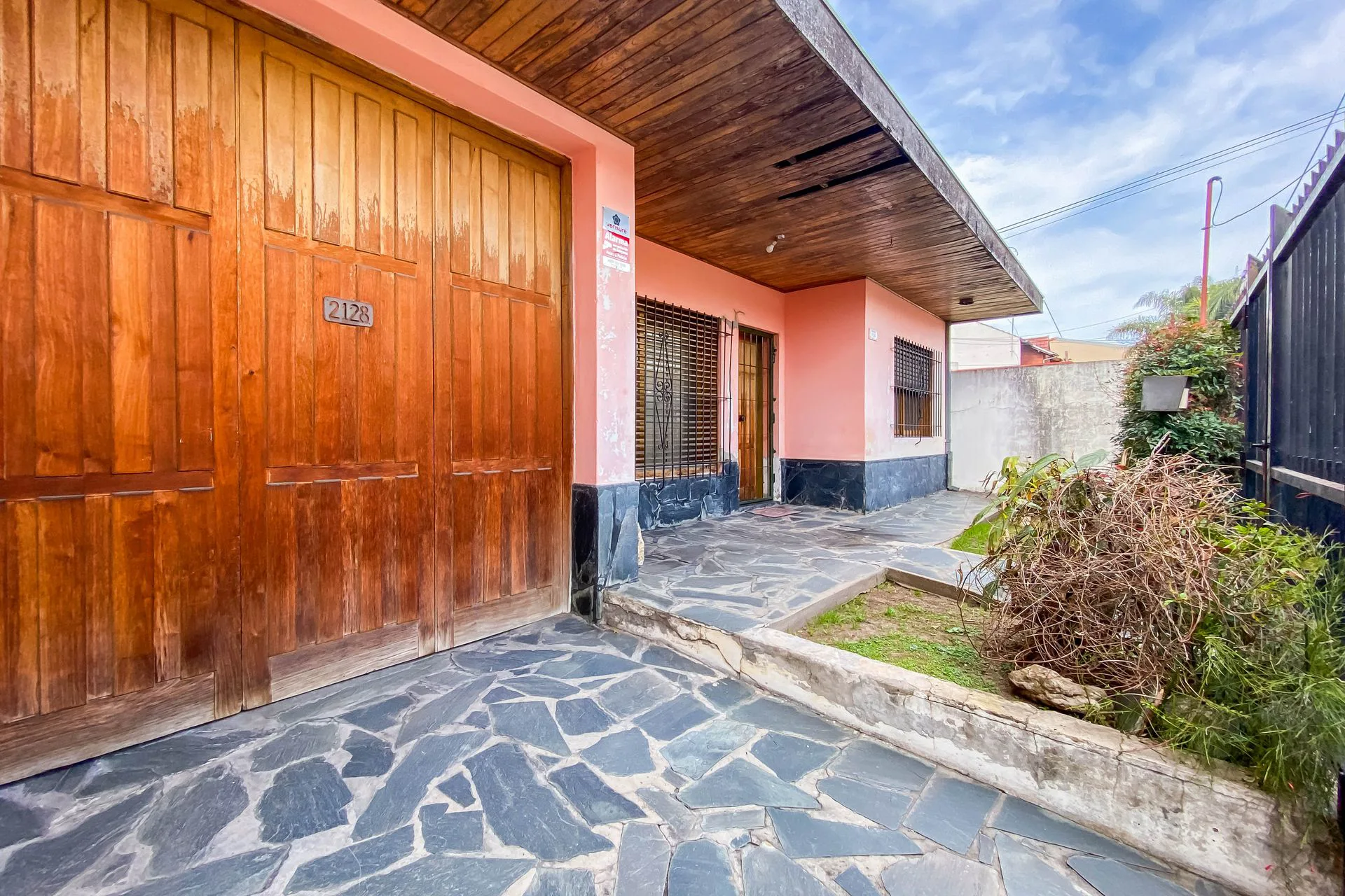 Venta casa en lote propio de 300mts Villa Adelina foto 2
