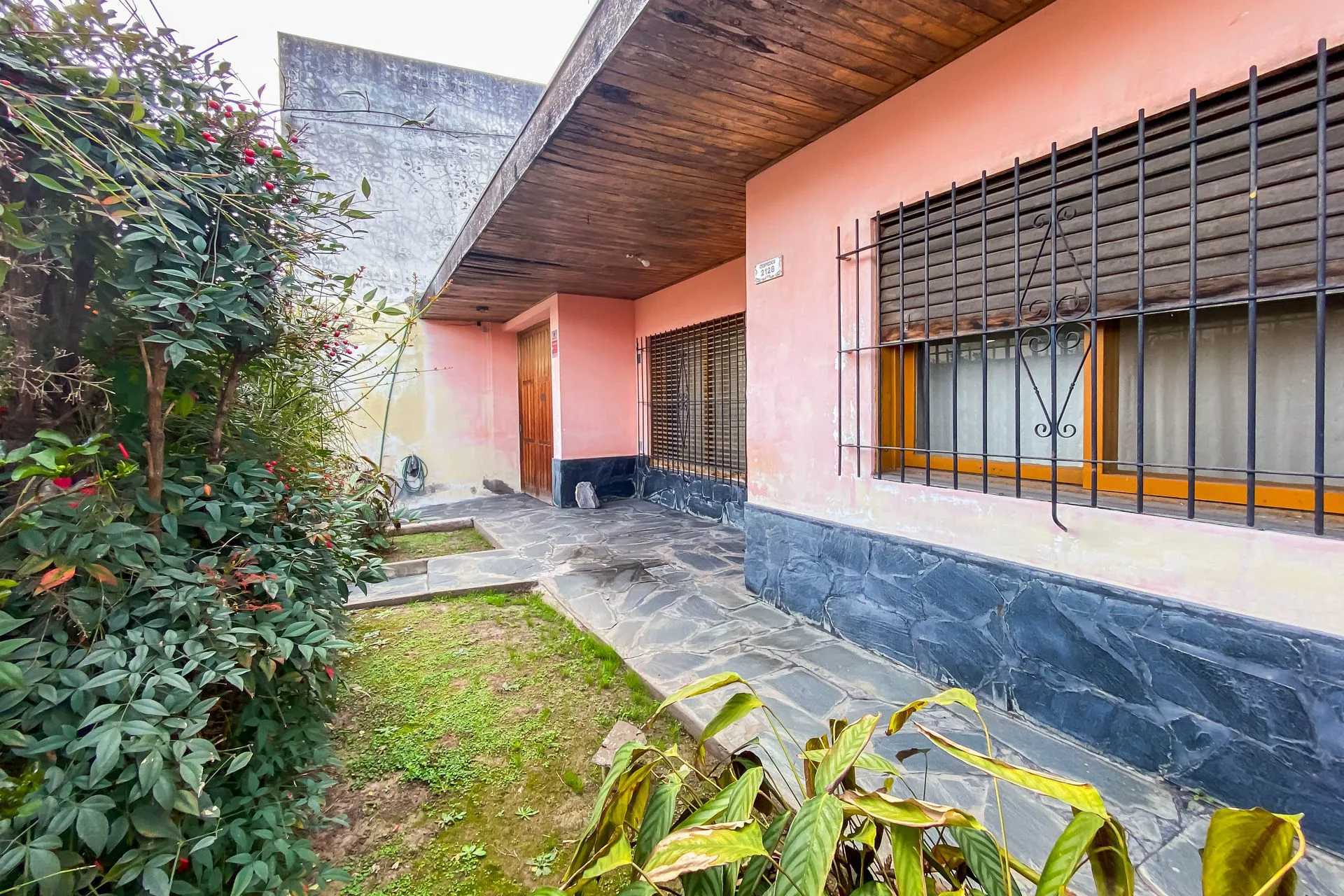 Venta casa en lote propio de 300mts Villa Adelina foto 3