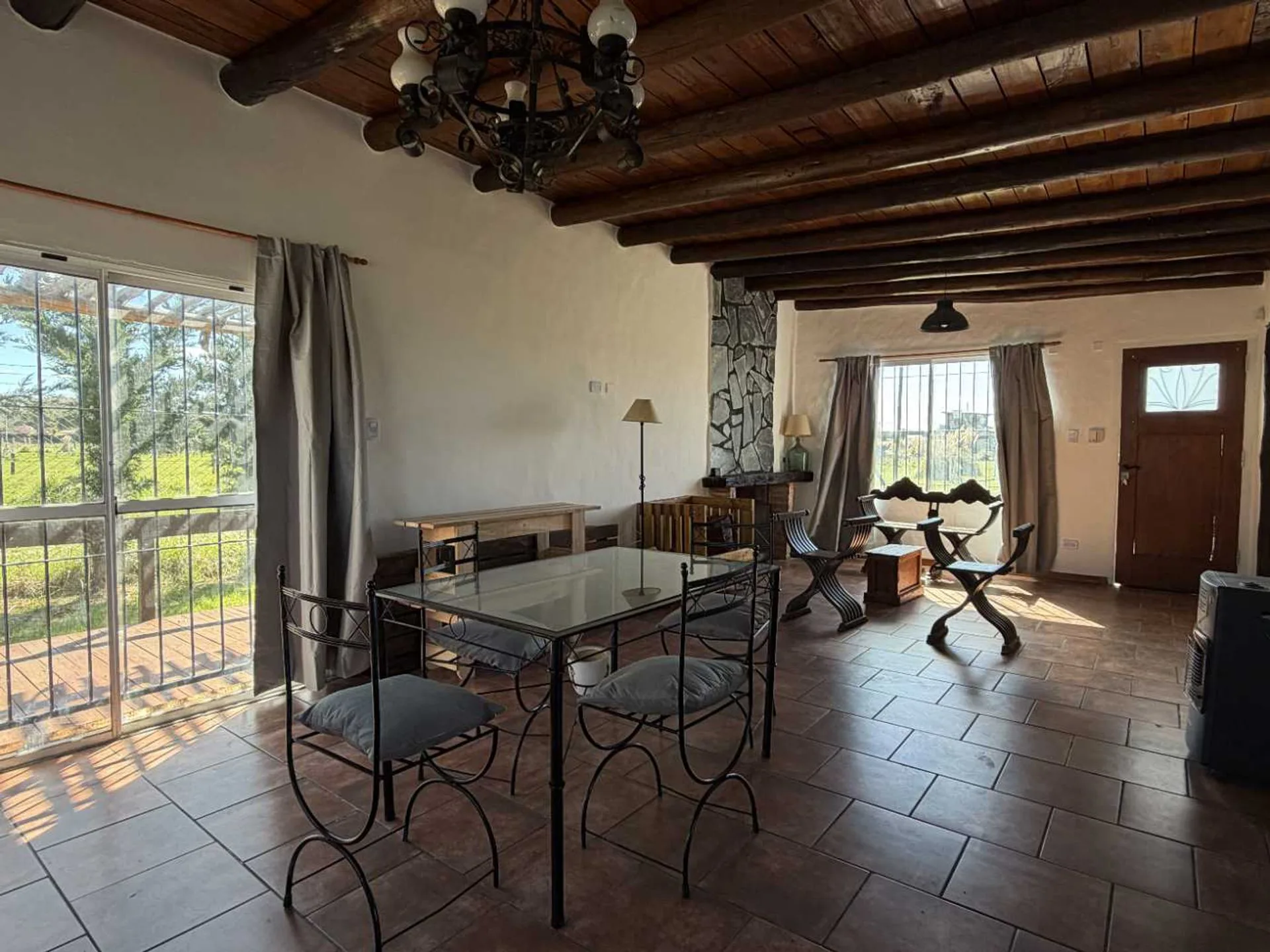 VENTA CASA  ESTILO CAMPO A SOLO  200 MTRS DEL MAR foto 2