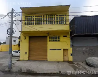 Depósito en Tres De Febrero foto 1