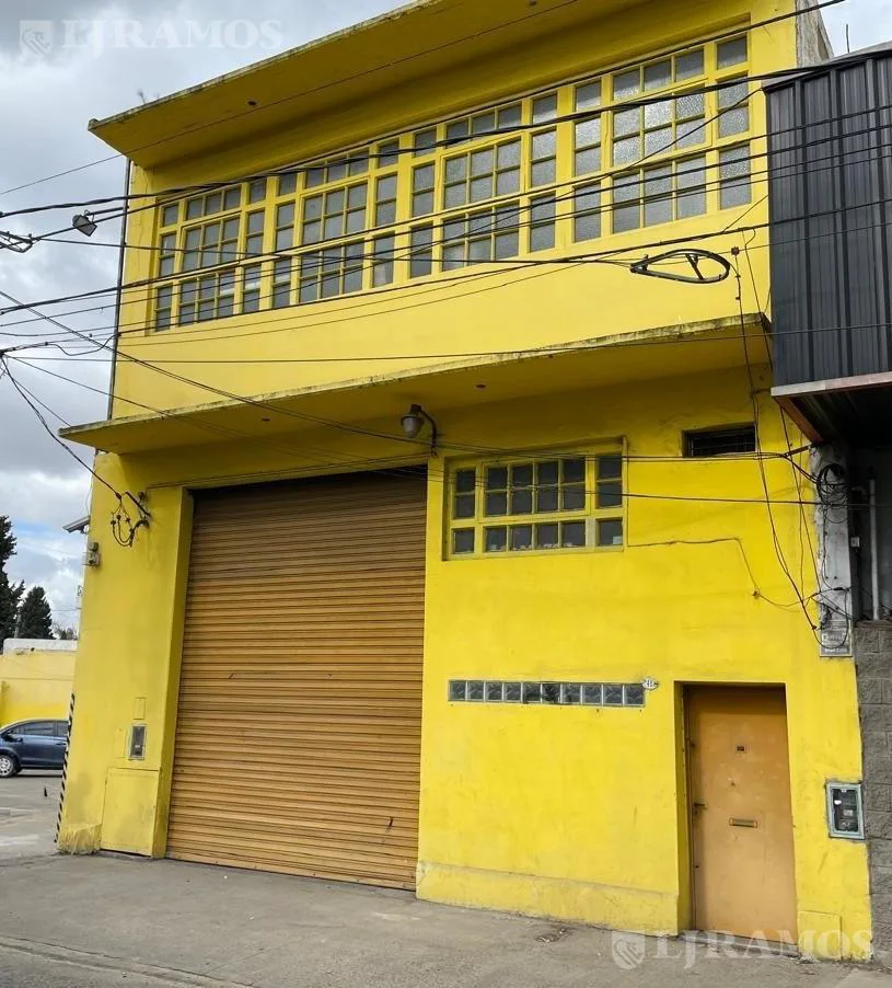 Depósito en Tres De Febrero foto 2