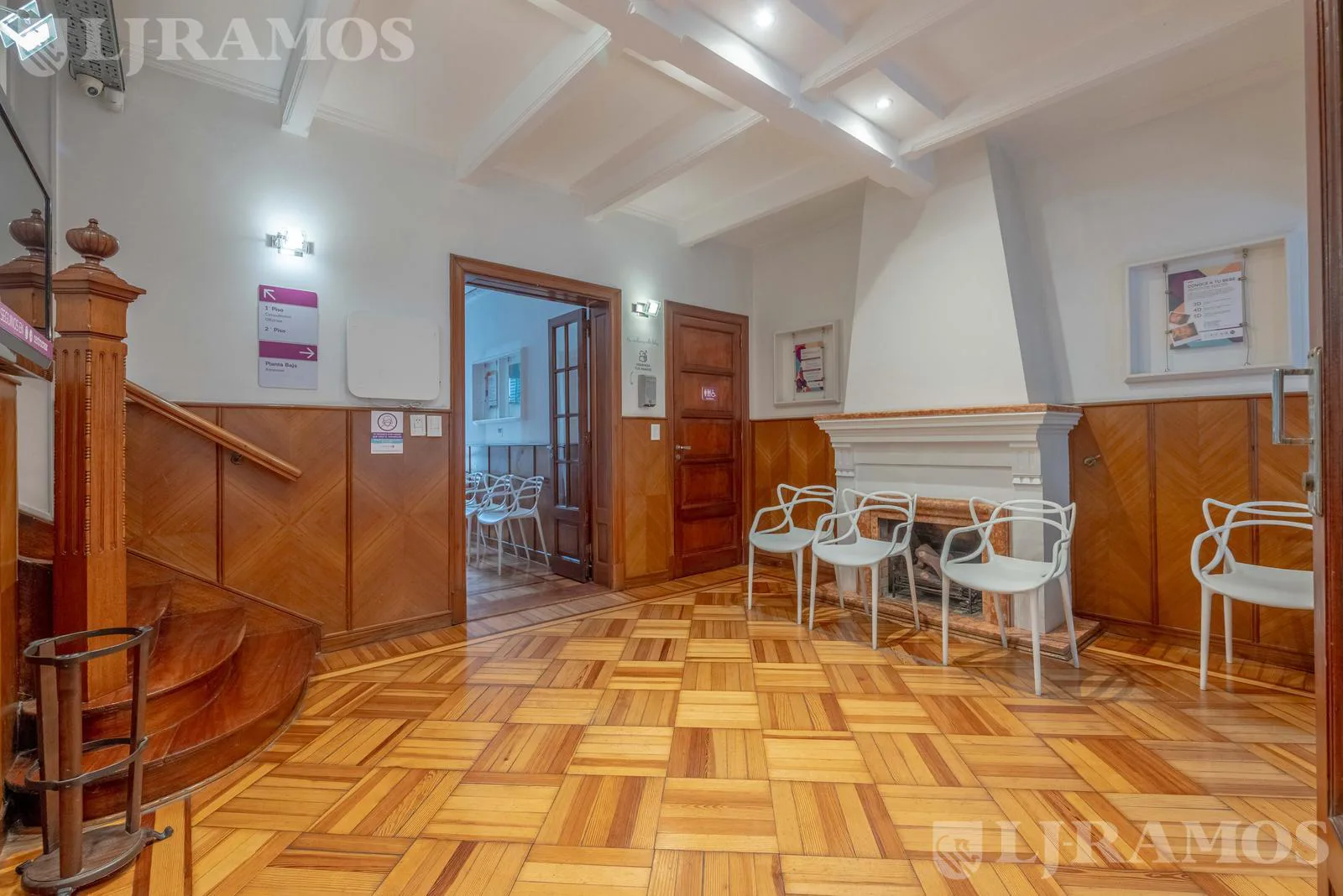 Hermosa casa estilo tudor foto 2