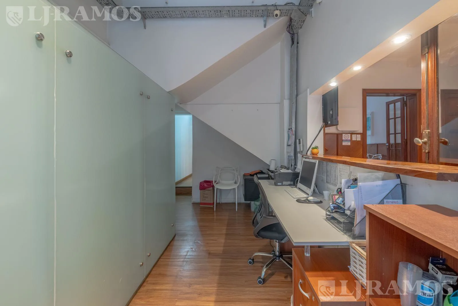 Hermosa casa estilo tudor foto 4