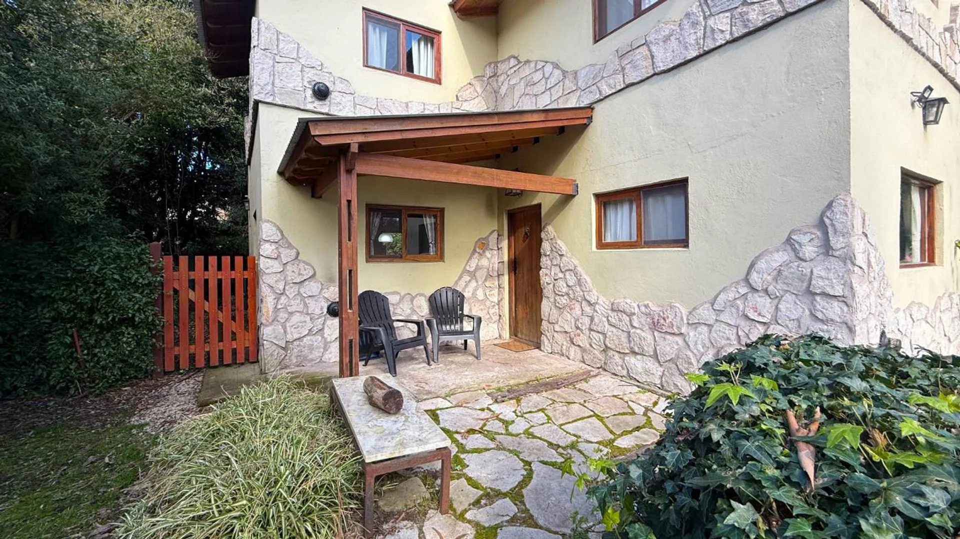 Venta Casa 4 ambientes Bosque Peralta Ramos foto 2