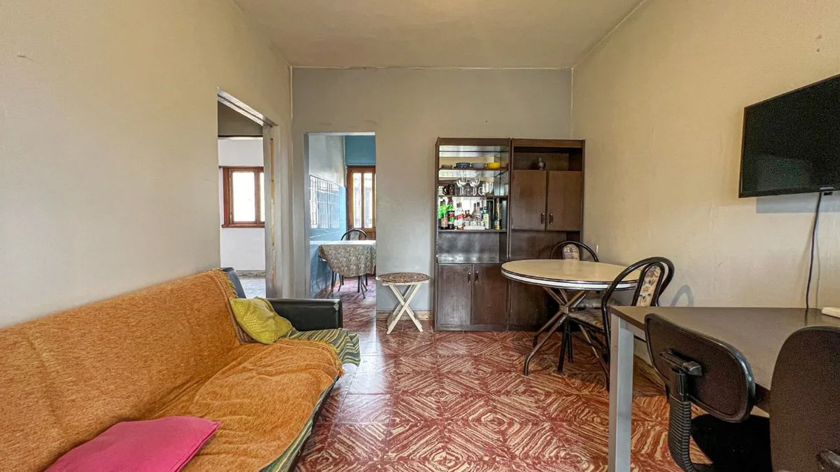 VENTA Casa en bloque 3 ambientes Quincho Las lilas foto 2