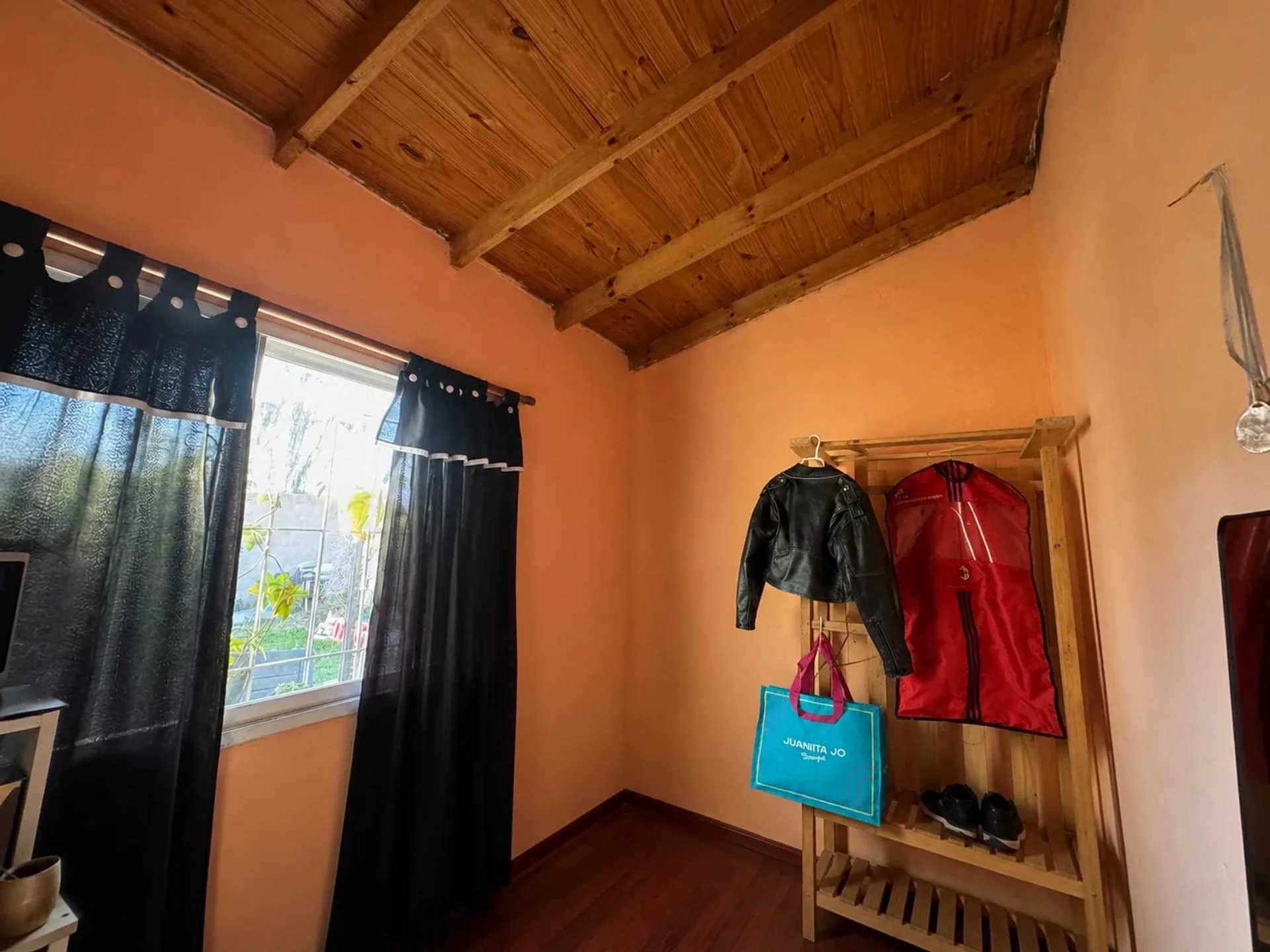 CASA EN VENTA LLAVALLOL 3 AMBIENTES A REFACCIONAR foto 4