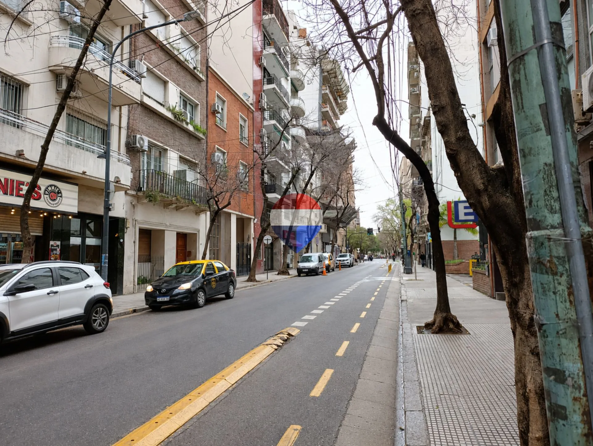 VENTA COCHERA CUBIERTA 24 HS EN RECOLETA foto 3