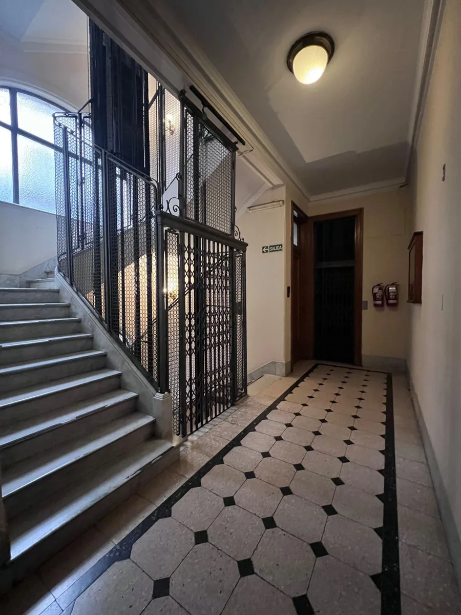 VENTA OFICINA CENTRO EDIFICIO MINETTI SEGURI foto 2