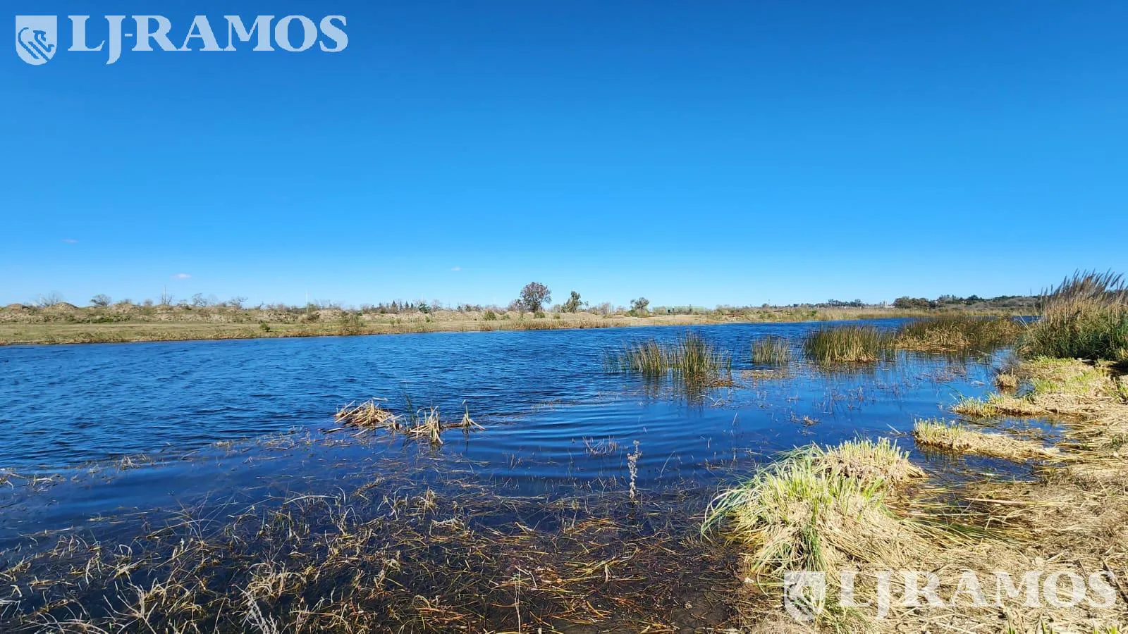 Terreno a la laguna con amarra en venta en el Naudir, Escobar foto 4
