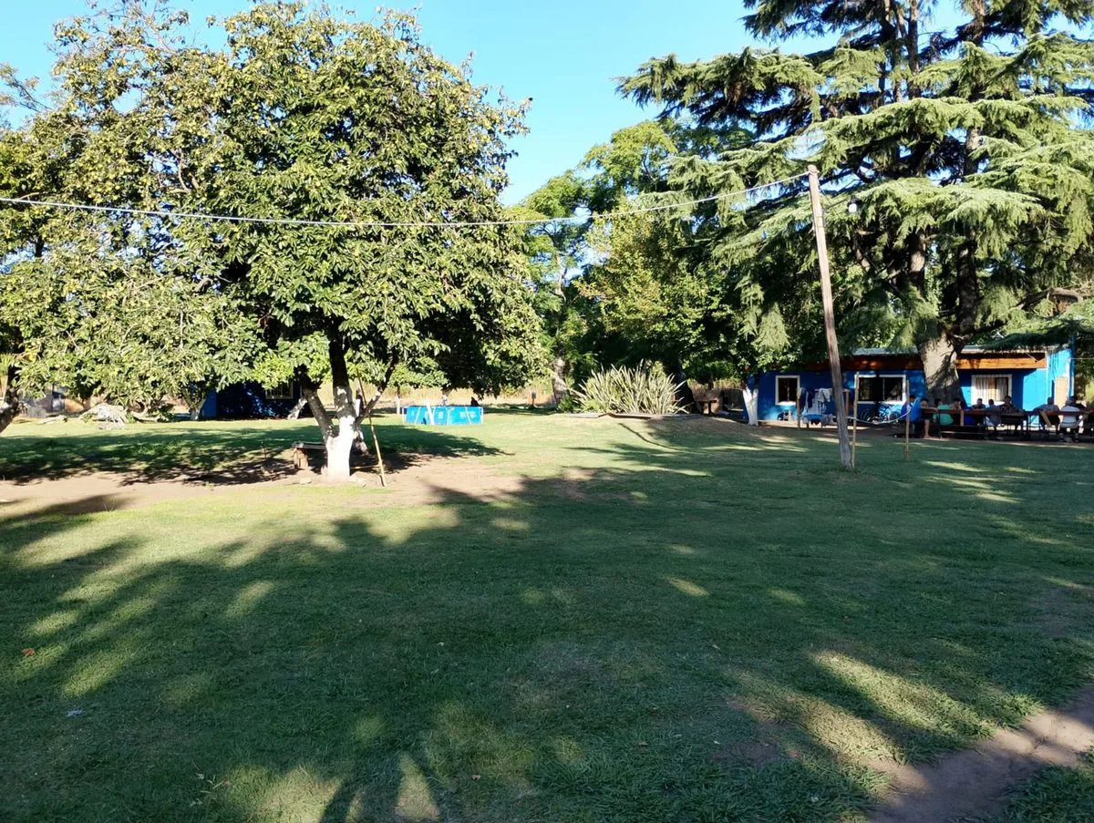 VENTA DE LOTE, CON VIVIENDAS. .