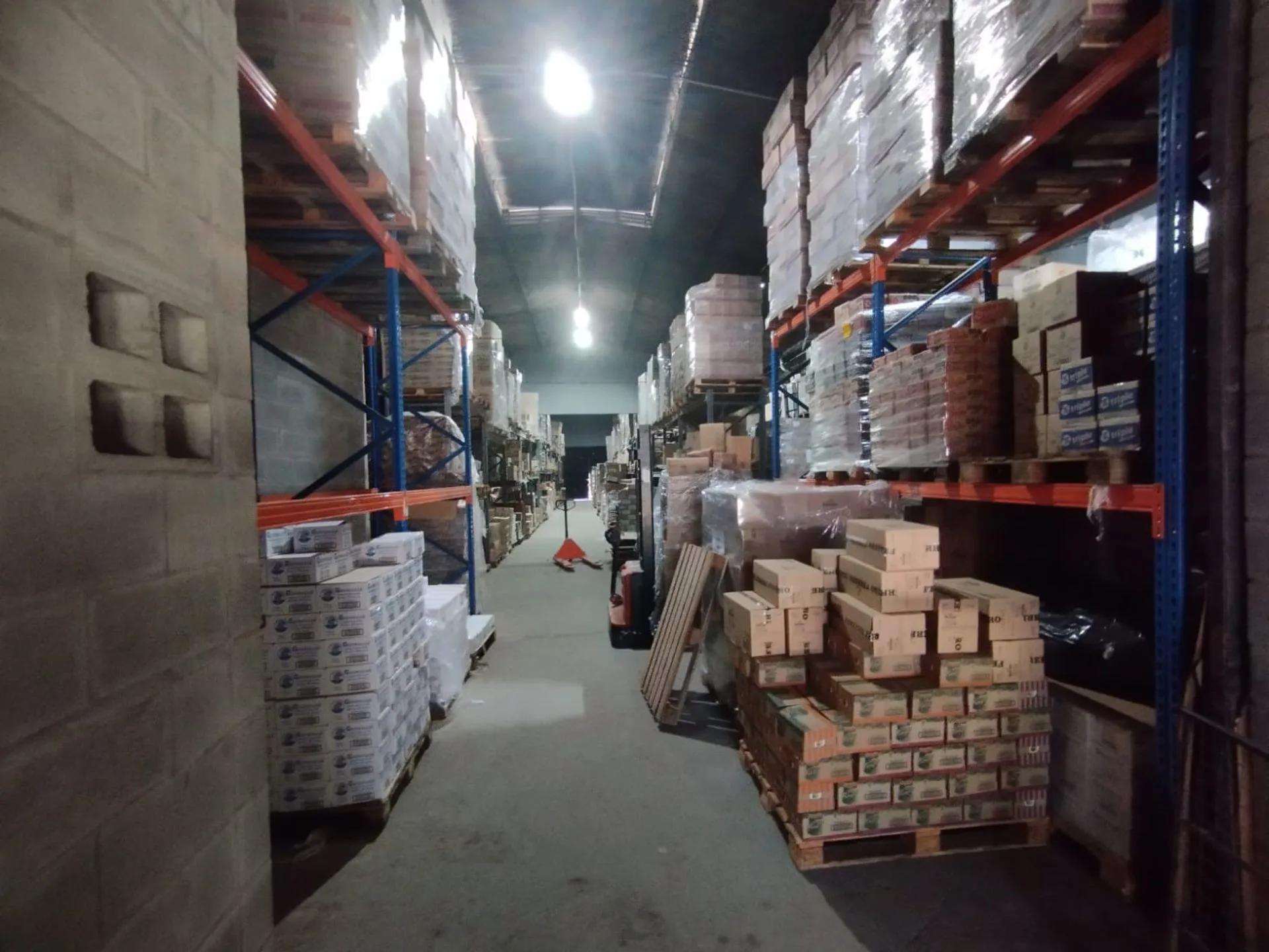 GALPON EN VENTA LA PLATA APTO VARIOS DESTINOS foto 5